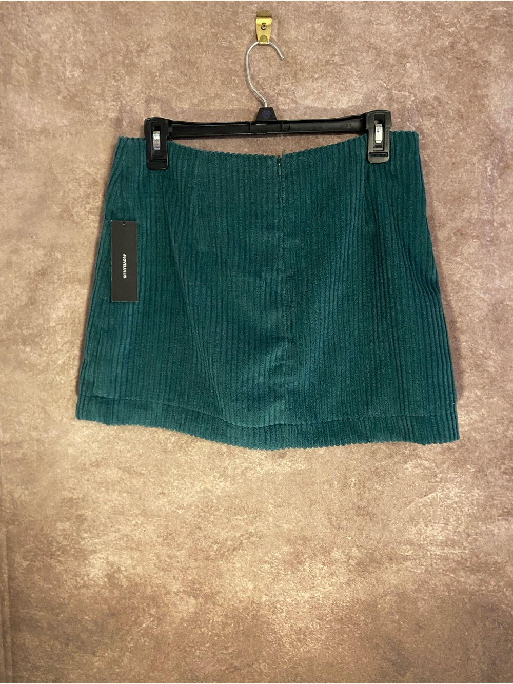 Lulu’s green corduroy mini skirt-Women’s size M-NWT - Picture 3 of 5